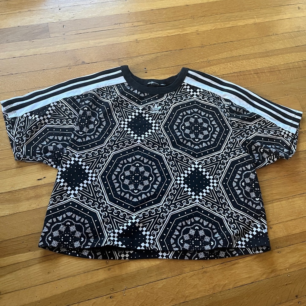 Adidas Originals black bandana-print cropped t-shirt streetwear New York M Y2K